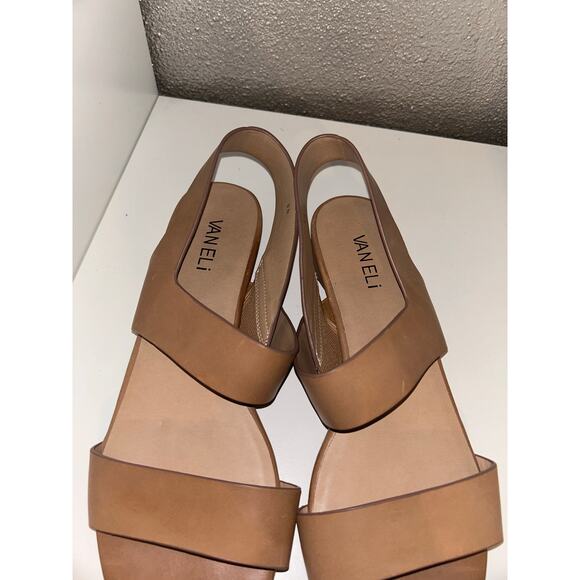 Vaneli Preppy Gladiator Summer Simple Lagenlook Slingback Strapy 1” Heel Sandals - Picture 6 of 8